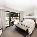 Copper Beech Wanaka - Luxury Accommodation