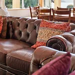 Lakeside Lodge