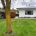 1 - Delightfully Fresh, Private Home Close To Town