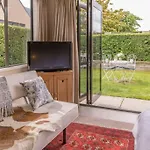 Private, Tasteful Studio- Min Two-Night Stay