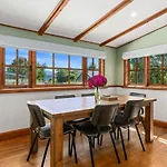 The Cottage On The Hill - Wanaka Holiday Home