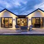 Wanaka\'S Oasis Escape