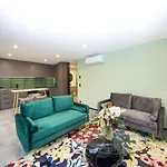 Brookside Central Wanaka Luxury Apartment