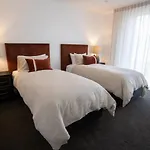 Genoa - Sleeps 6 - Lakefront Apartment
