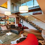 Lakeside Road - Sleeps 8 - Lake Views - Lake Front