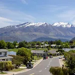 Wanaka Views On King