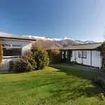 Townside Treat - Wanaka Holiday Home