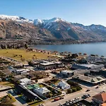 Townside Treat - Wanaka Holiday Home