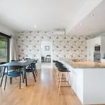 Urban Oasis - Wanaka Holiday Home