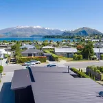 Prime Location On Warren St - 3 Bedroom Town House