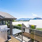 Ironside Lakeview Townhouse