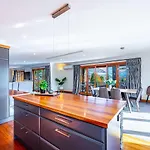Lakeview Lodge In Wanaka