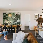 5 - Delightful Space In Tranquil Neighbourhood, Close To The Lake