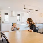 4 - Charming Space, Just A Stone Throw From Central Wanaka