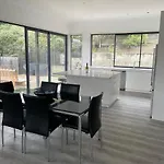 Private Retreat Central Wanaka 2 Bedroom