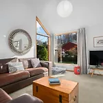 Wanaka Tranquility - Wanaka Holiday Home