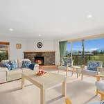 Scaife Place Lodge - Wanaka Holiday Home