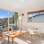 Scaife Place Lodge - Wanaka Holiday Home