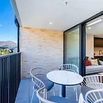Majestic Mountain-View Retreat