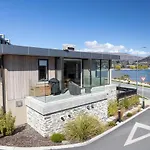 Marina Views - Luxury Apartment