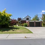 Wanaka Tranquility - Wanaka Holiday Home