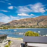 Lakeside Luxury Studio Apartment