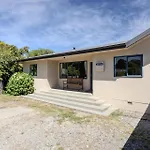 Terrific Views On Totara