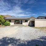 Terrific Views On Totara