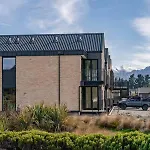 Alps Serenity Retreat - Wanaka