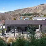 Noir South Retreat