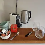Private Guest Room - No Kitchen