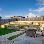 Paradise Point - Wanaka Holiday Home