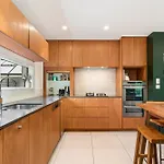 Eely Point Oasis - Wanaka Holiday Home