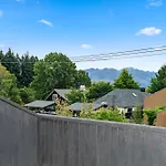 Eely Point Oasis - Wanaka Holiday Home