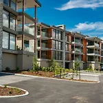 Luxury Lake View Apartment