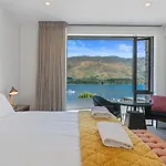 Lake View Studio Apartment