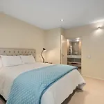 Luxury Lakeview On Ardmore With Sauna