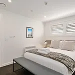 Lakefront Premier - 3 Bedroom