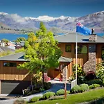 Wanaka Springs Lodge