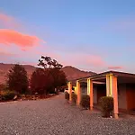 Manuka Crescent Motel