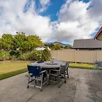 Alpine Scenery - Wanaka Holiday Home