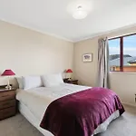 Alpine Scenery - Wanaka Holiday Home