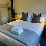 Central Wanaka Retreat Close To The Lake
