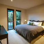 Aurum - Sleeps 6 - Stunning Lake Views