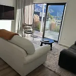 Farr53 - Wanaka Alpine Haven