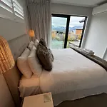 Farr53 - Wanaka Alpine Haven