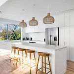 Luxury Wanaka Home, Hot Tub, Garden