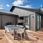 86 On Kirimoko - Wanaka Holiday Home