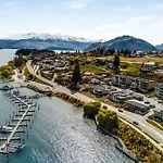 Penthouse With Marina Views - Studio Or Two Bedroom Apartment
