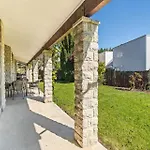 Sunlit Solace - Wanaka Holiday Home
